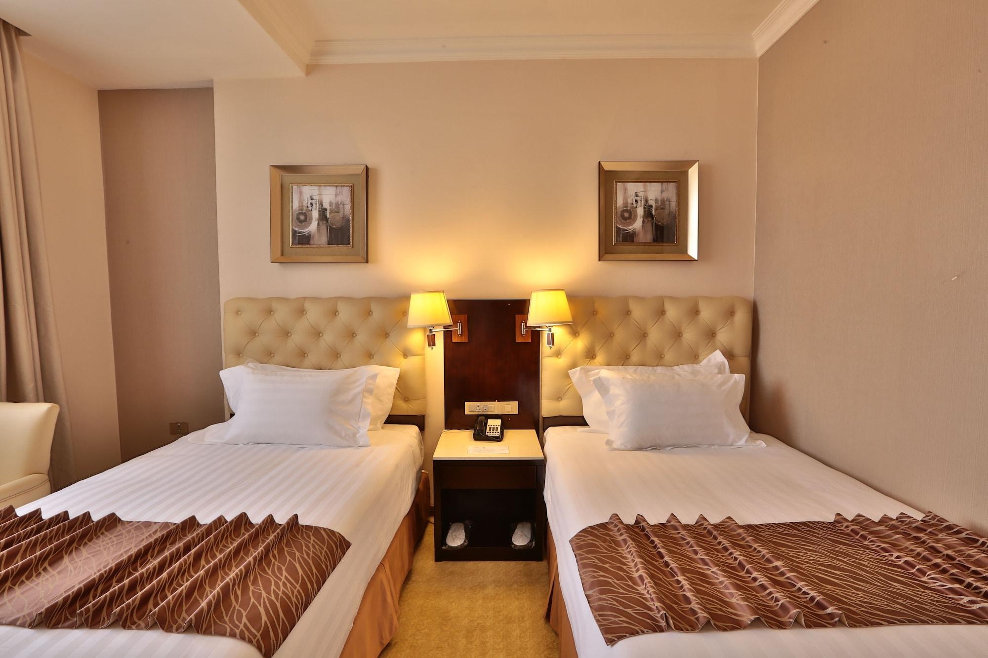 Getfam Hotel Addis Ababa Exterior foto